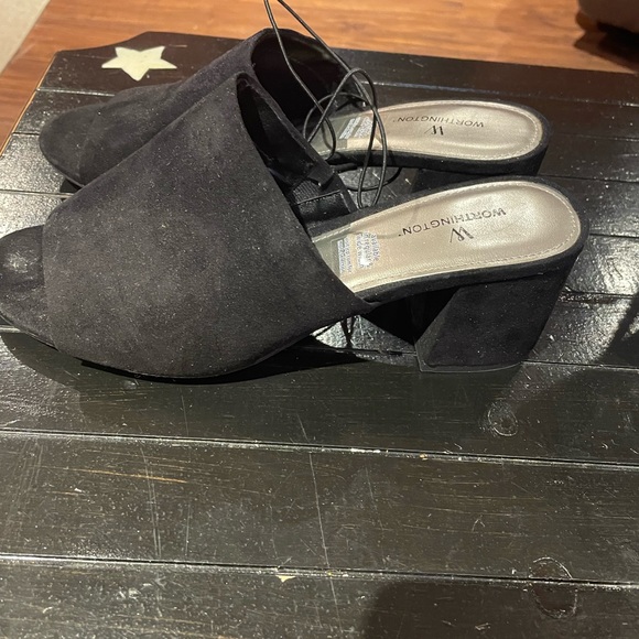 Worthington sandles worn once in house size 8 black suede - Picture 3 of 3